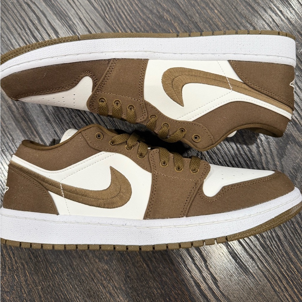 NEW Nike Air Jordan 1 Low SE "LIGHT OLIVE" Women's Size 12